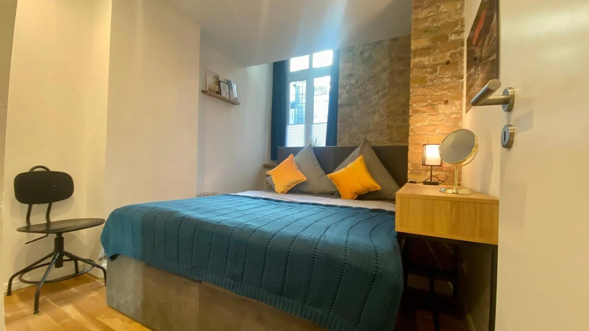 Central Studio In 5 Minutes To Alexanderplatz Apartment